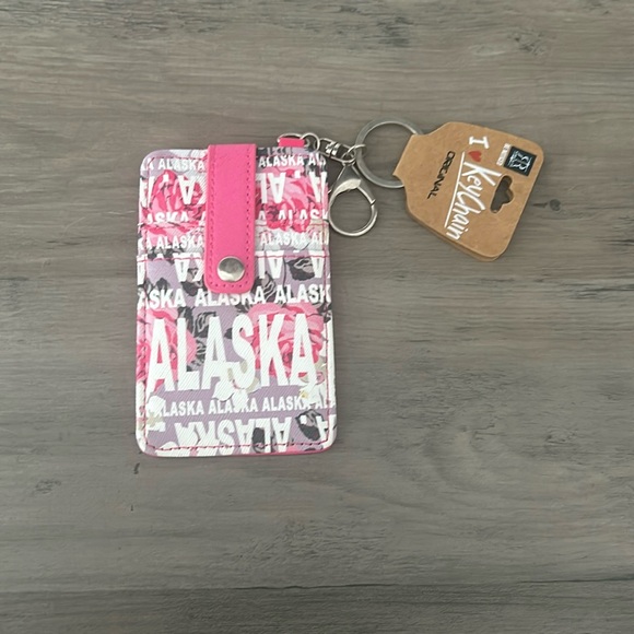 Robin & Ruth Accessories - Alaska Keychain & Card Holder